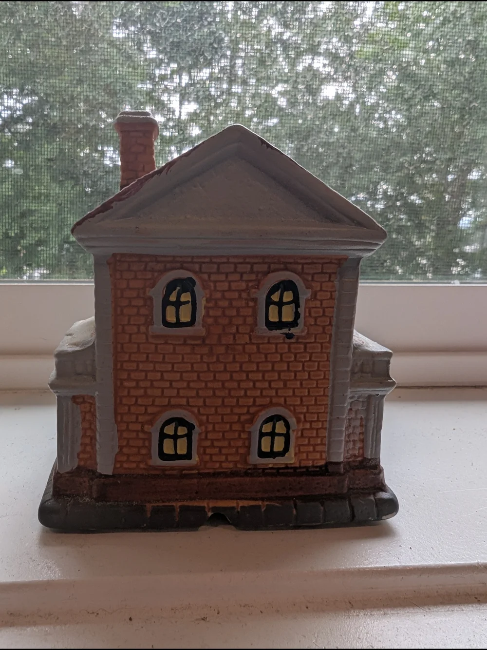 Vintage 1997 Trim A House Bayshire Village Three Piece Holiday Scene.